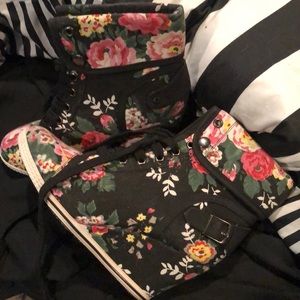 Bucco capesis floral wedged sneakers